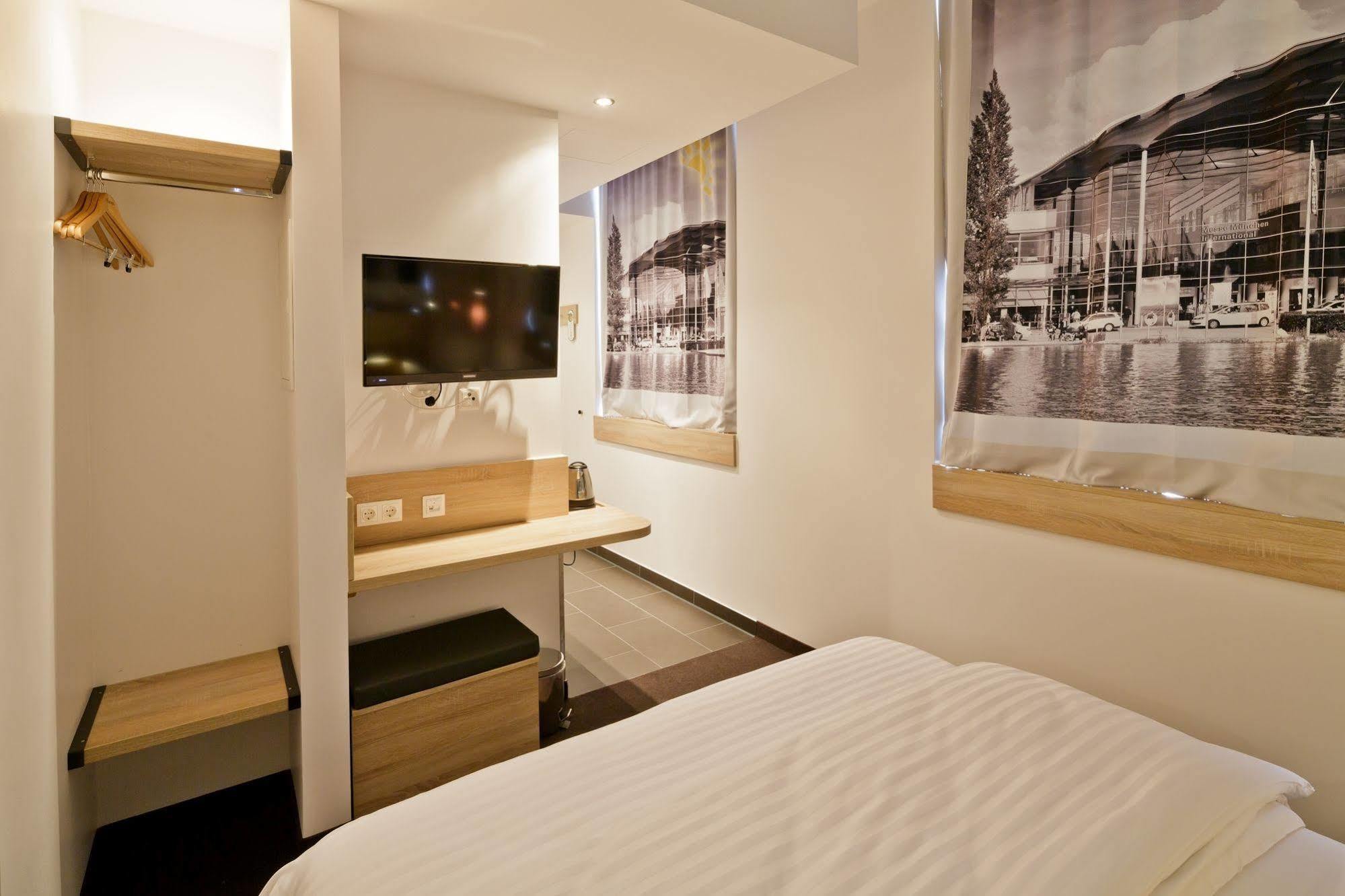 Hotel München-olympiapark 3*